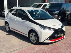 Blanco Usado 2017 Toyota Aygo X-wave Utilitario | 10.500 €