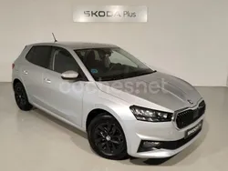 Gris / plata Usado 2024 Skoda Fabia Selection Berlina | 18.900 € (Un poco caro)