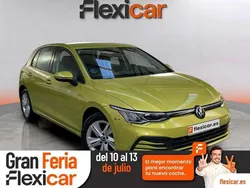 Amarillo Usado 2022 VW Golf VIII Life Berlina | 22.590 € (Precio justo)