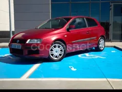 Granate Usado 2002 Fiat Stilo Dynamic Berlina | 1990 € (Precio justo)