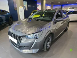 Gris / plata Usado 2021 Peugeot 208 Active Utilitario | 9990 € (Buen precio)