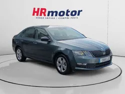 Azul Usado 2020 Skoda Octavia Ambition Berlina | 18.470 € (Precio justo)