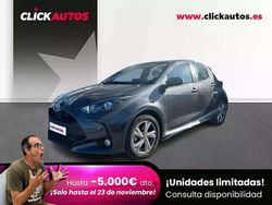 Gris Usado 2025 Toyota Yaris Hybrid Active Utilitario | 20.500 € (Buen precio)