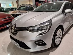 Gris / plata Usado 2021 Renault Clio V Zen Berlina | 14.800 € (Precio justo)