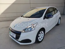 Blanco Usado 2015 Peugeot 208 Utilitario | 6995 € (Precio justo)