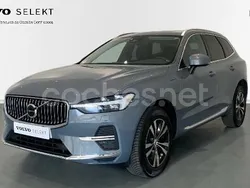 Gris / plata Usado 2023 Volvo XC60 Core SUV | 58.900 €