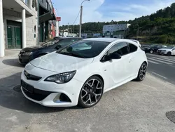 Blanco Usado 2014 Opel Astra GTC OPC Berlina | 14.990 €