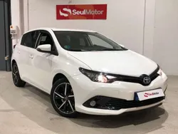 Blanco Usado 2018 Toyota Auris Hybrid Edition Utilitario | 15.999 € (Precio justo)
