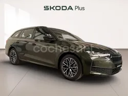 Verde Nuevo 2025 Skoda Octavia SportLine Familiar | 35.300 € (Precio justo)