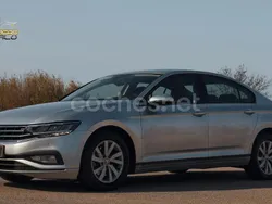 Gris / plata Usado 2021 VW Passat Business Berlina | 18.500 € (Precio justo)