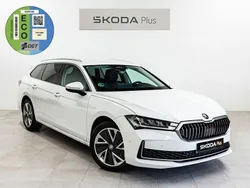 Blanco Usado 2024 Skoda Superb Selection Familiar | 33.990 € (Buen precio)