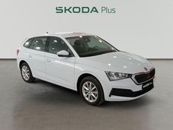 Blanco Usado 2022 Skoda Scala Active Utilitario | 16.890 € (Precio justo)
