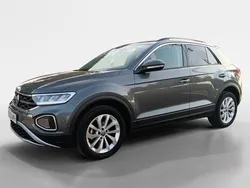 Gris / plata Usado 2024 VW T-Roc Life SUV | 24.490 € (Precio justo)
