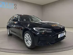 Negro Usado 2021 BMW 330e Comfort Edition Familiar | 24.475 €