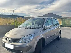 Gris / plata Usado 2005 Renault Scénic II Dynamique Monovolumen | 2750 € (Precio justo)