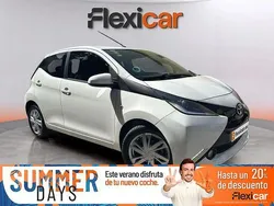 Blanco Usado 2015 Toyota Aygo X-play Utilitario | 8490 € (Precio justo)