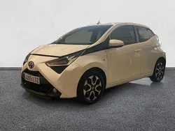 Usado 2021 Toyota Aygo X-play Utilitario | 11.390 € (Precio justo)