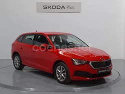Rojo Usado 2021 Skoda Scala Active Utilitario | 13.990 € (Precio justo)