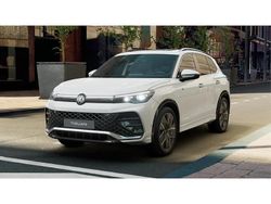 Blanco Nuevo 2025 VW Tiguan R-line SUV | 48.531 €