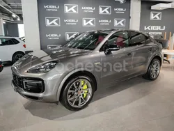 Gris / plata Usado 2022 Porsche Cayenne Turbo S SUV | 141.900 € (Caro)