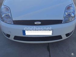 Blanco Usado 2003 Ford Fiesta Trend Utilitario | 2400 € (Caro)