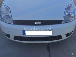 Blanco Usado 2003 Ford Fiesta Trend Utilitario | 2400 € (Caro)