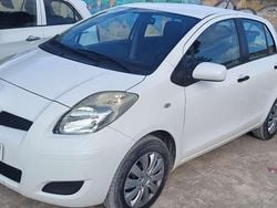 Blanco Usado 2012 Toyota Yaris City Utilitario | 6500 € (Precio justo)