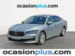 Gris plata Nuevo 2025 Skoda Superb Essence Berlina | 31.810 € (Super precio)