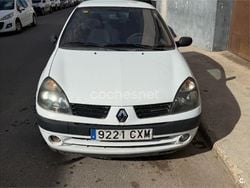 Blanco Usado 2004 Renault Clio II Authentique Berlina | 2990 € (Precio justo)