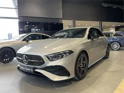 Gris Nuevo 2025 Mercedes A180 Berlina | 36.900 € (Precio justo)