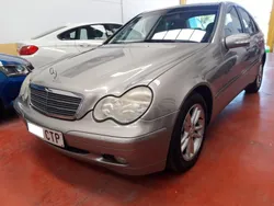Beige Usado 2004 Mercedes C180 Elegance Berlina | 4800 € (Buen precio)