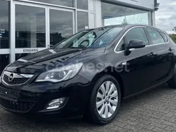 Negro Usado 2011 Opel Astra Cosmo Berlina | 5290 € (Precio justo)
