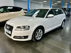 Blanco Usado 2011 Audi A3 Sportback Attraction Utilitario | 9500 € (Precio justo)