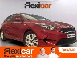 Burdeos Usado 2023 Kia Ceed Utilitario | 17.990 € (Precio justo)