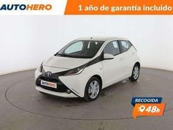 Blanco Usado 2015 Toyota Aygo X-play Utilitario | 8199 € (Un poco caro)