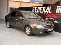 Beige Usado 2005 Kia Cerato Berlina | 4590 €
