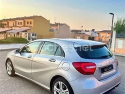 Gris / plata Usado 2015 Mercedes A180 Urban Berlina | 12.999 € (Precio justo)