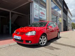 Rojo Usado 2008 VW Golf VI Highline Berlina | 4499 € (Precio justo)