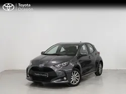 Gris / plata Usado 2024 Toyota Yaris Hybrid Active Berlina | 22.900 € (Un poco caro)