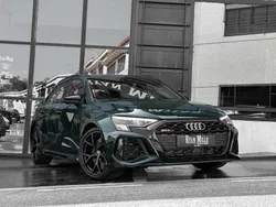 Verde Usado 2024 Audi RS3 Sportback Exclusive Utilitario | 79.900 € (Precio justo)