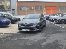 Gris Usado 2024 Renault Clio V Techno | 16.250 € (Precio justo)