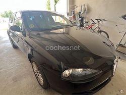 Negro Usado 2007 Alfa Romeo 147 Distinctive Utilitario | 3200 € (Precio justo)
