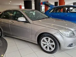 Marrón Usado 2007 Mercedes C200 Classic Berlina | 7900 € (Caro)