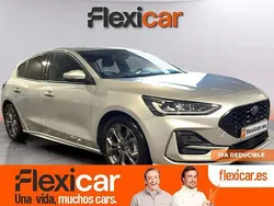 Gris / plata Usado 2023 Ford Focus ST-Line Berlina | 16.990 € (Precio justo)