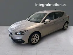 Gris Usado 2023 Seat Leon Style Berlina | 19.900 € (Precio justo)