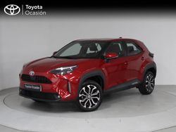 Rojo Usado 2024 Toyota Yaris Hybrid Active SUV | 25.690 € (Precio justo)