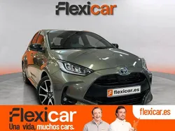 Gris / plata Usado 2021 Toyota Yaris Hybrid Active Berlina | 20.290 € (Precio justo)