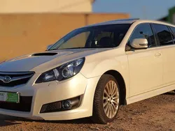 Beige Usado 2010 Subaru Legacy Familiar | 27.500 €
