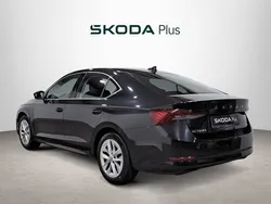 Negro Usado 2024 Skoda Octavia Selection | 25.540 € (Buen precio)