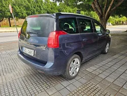 Gris Usado 2013 Peugeot 5008 Active Monovolumen | 7500 € (Precio justo)